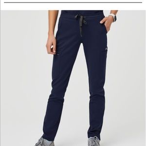 Figs Yola Skinny Scrub pant in navy